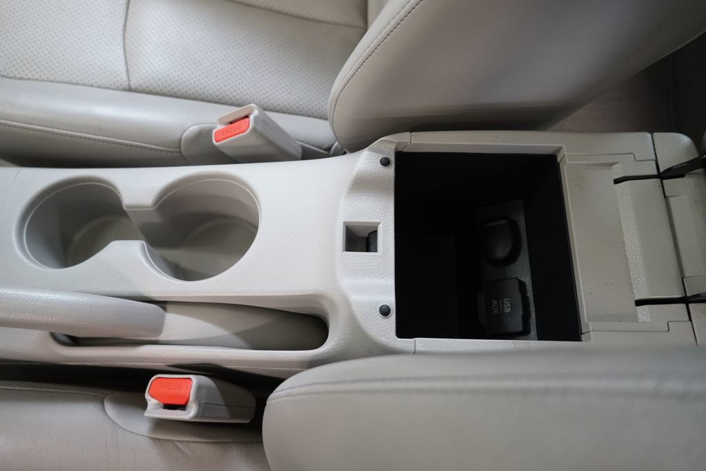 Used 2014 Nissan Sentra SL w/ Premium Package FWD image 24