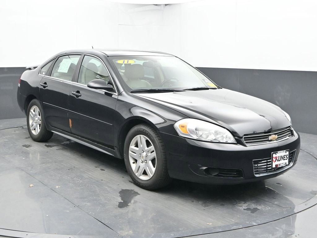 Used 2011 Chevrolet Impala LT w/ Luxury Edition Package FWD image 3