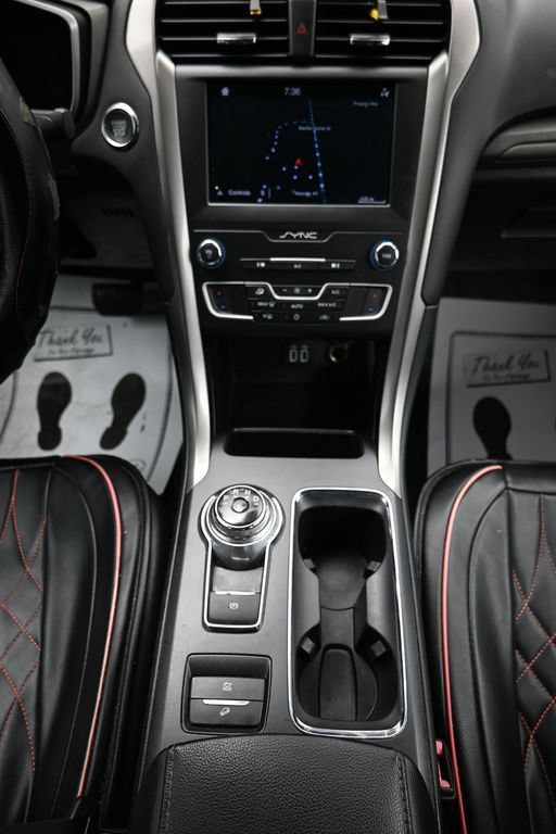 Used 2019 Ford Fusion SE FWD image 19
