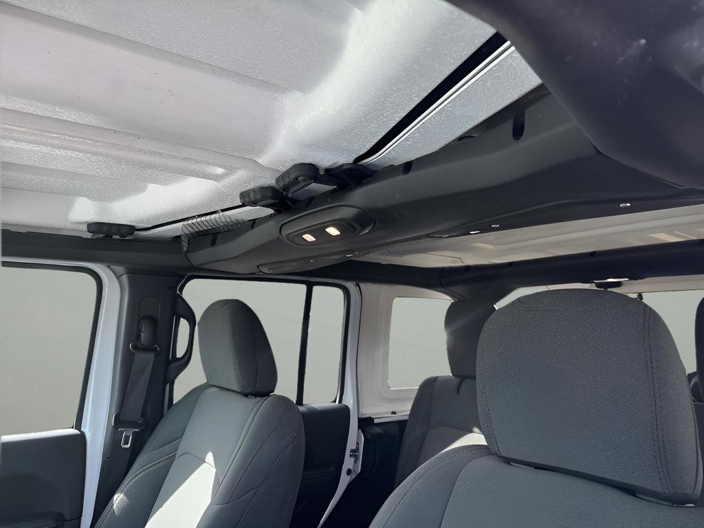 Used 2026 Jeep Wrangler Unlimited Sahara AWD/4WD image 10
