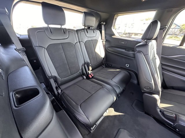 New 2025 Jeep Grand Cherokee L Altitude image 14