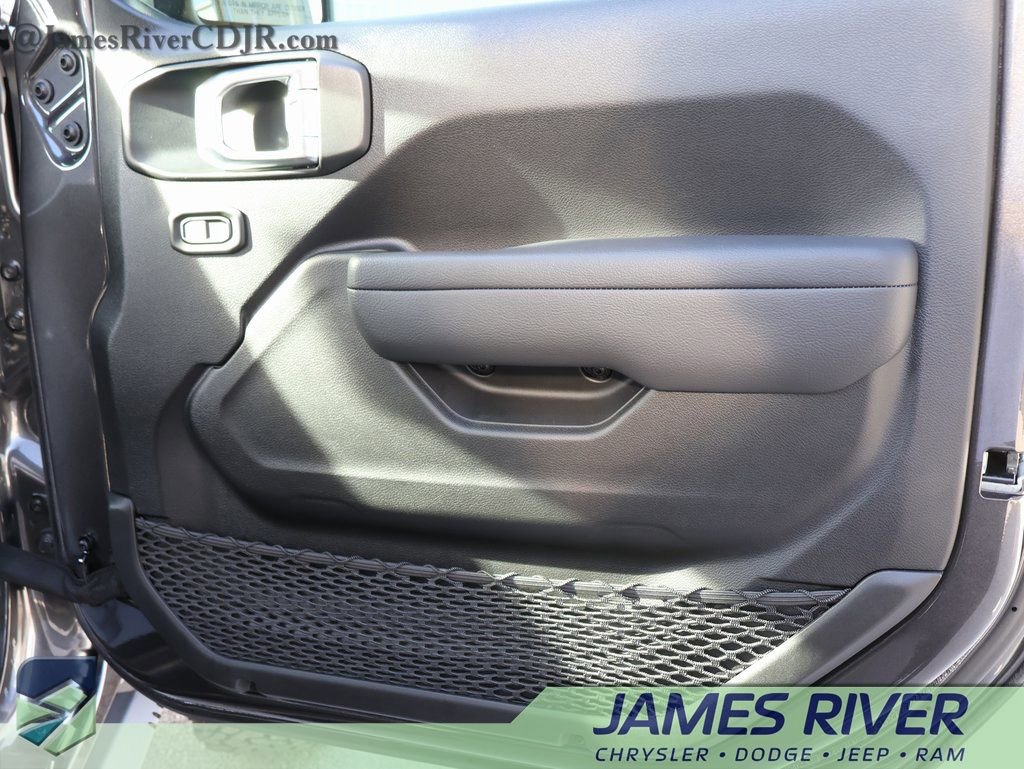 Used 2024 Jeep Wrangler Willys image 8