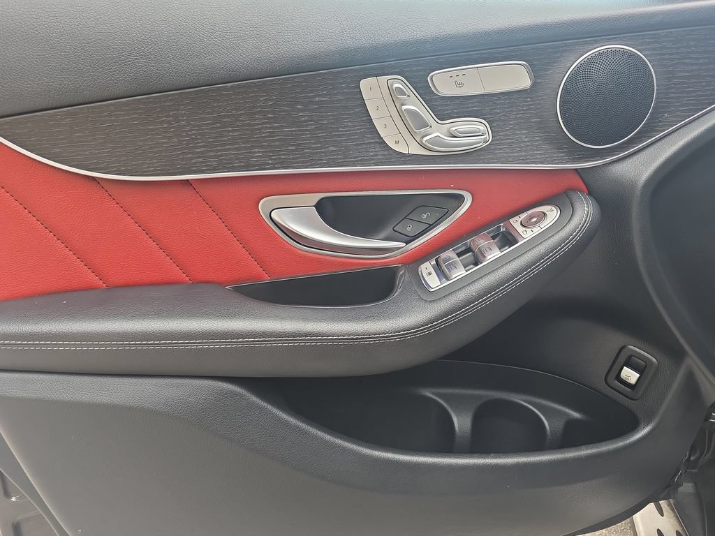 Used 2022 Mercedes-Benz GLC 300 4MATIC w/ AMG Line image 25