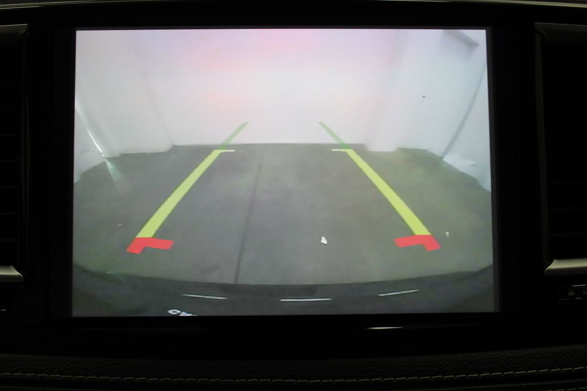 Used 2024 Chrysler Pacifica Select image 36