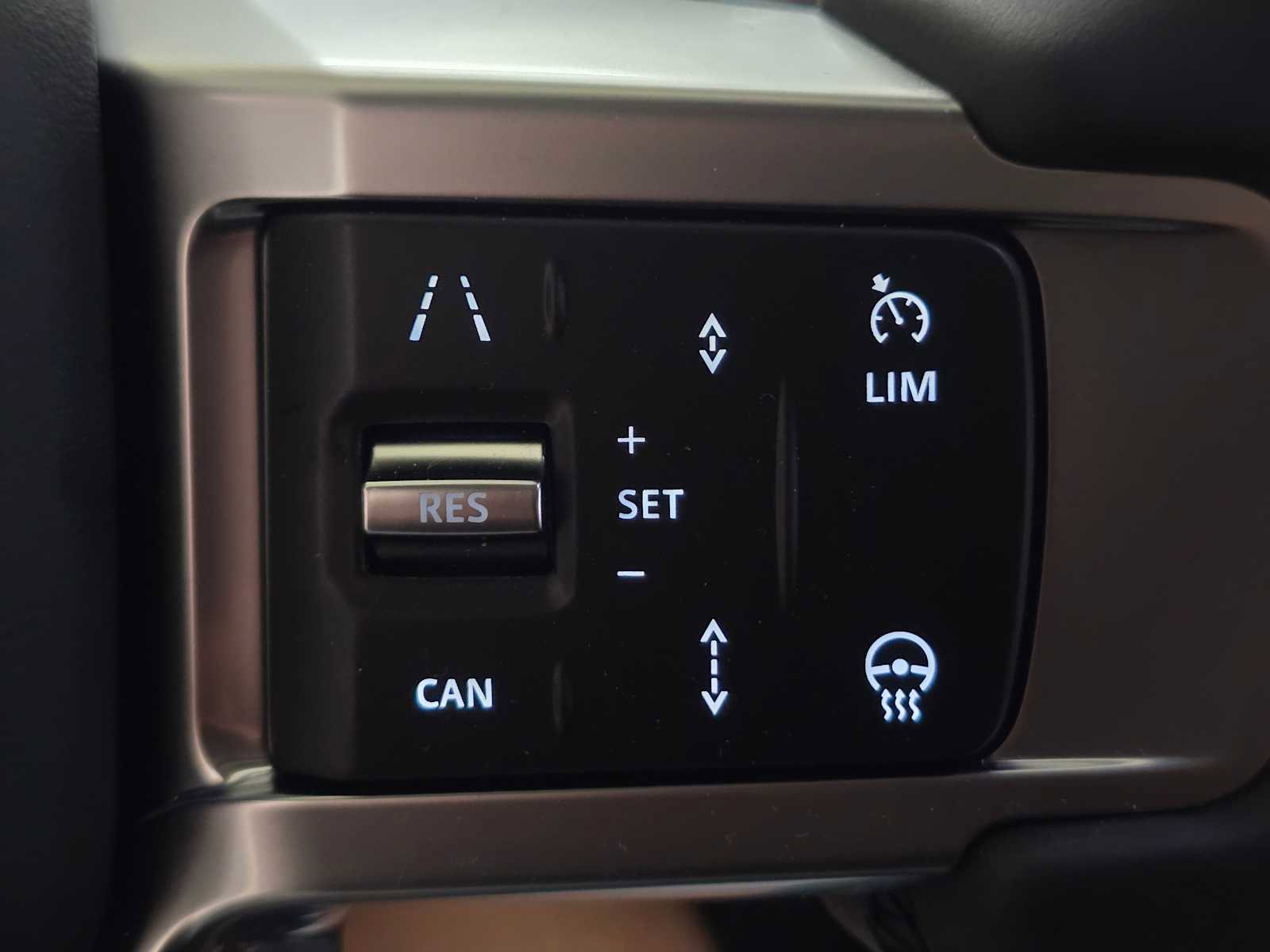 New 2026 Land Rover Discovery Limited Edition AWD/4WD image 31
