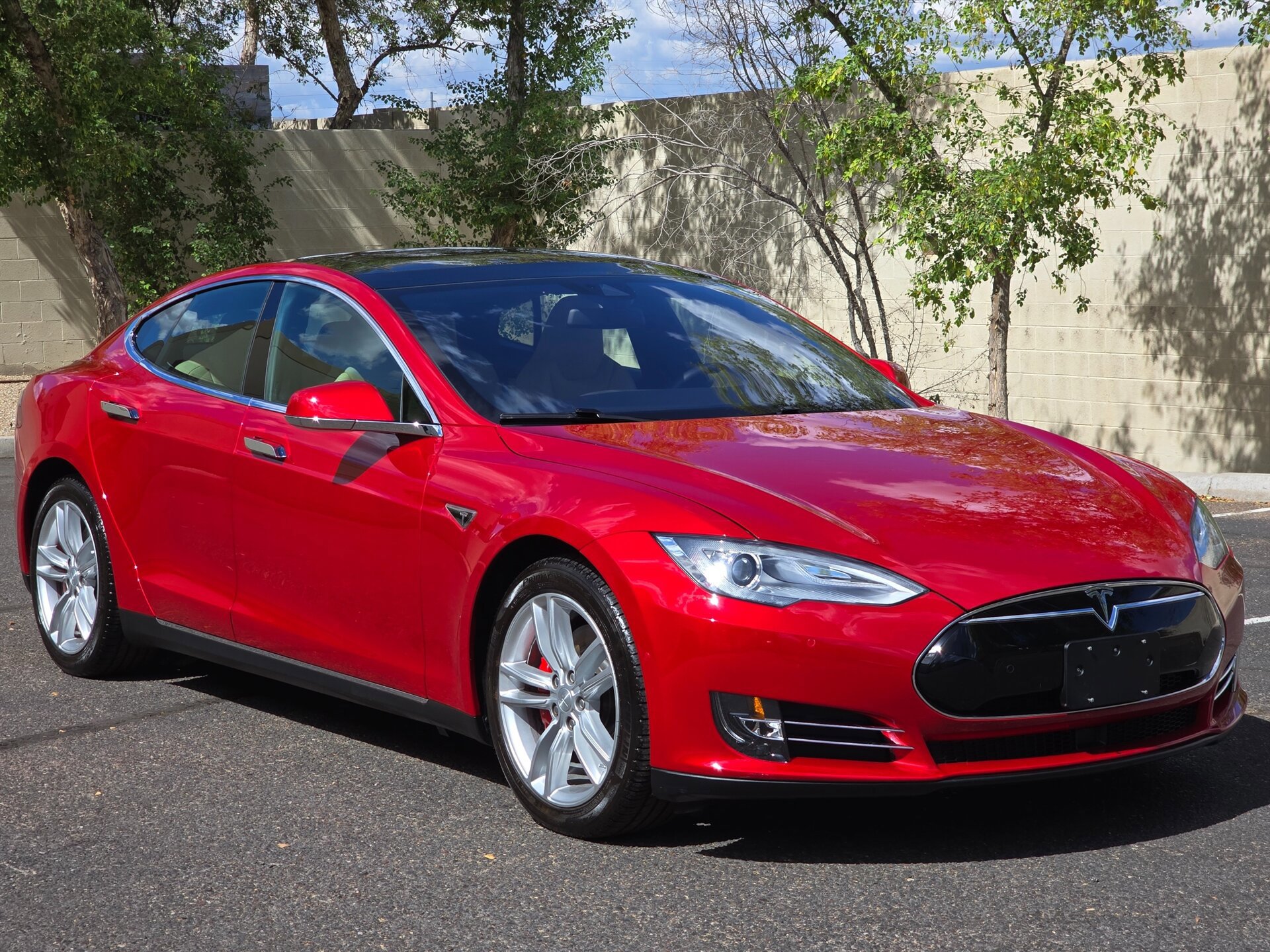 Used 2016 Tesla Model S P90D AWD/4WD image 2