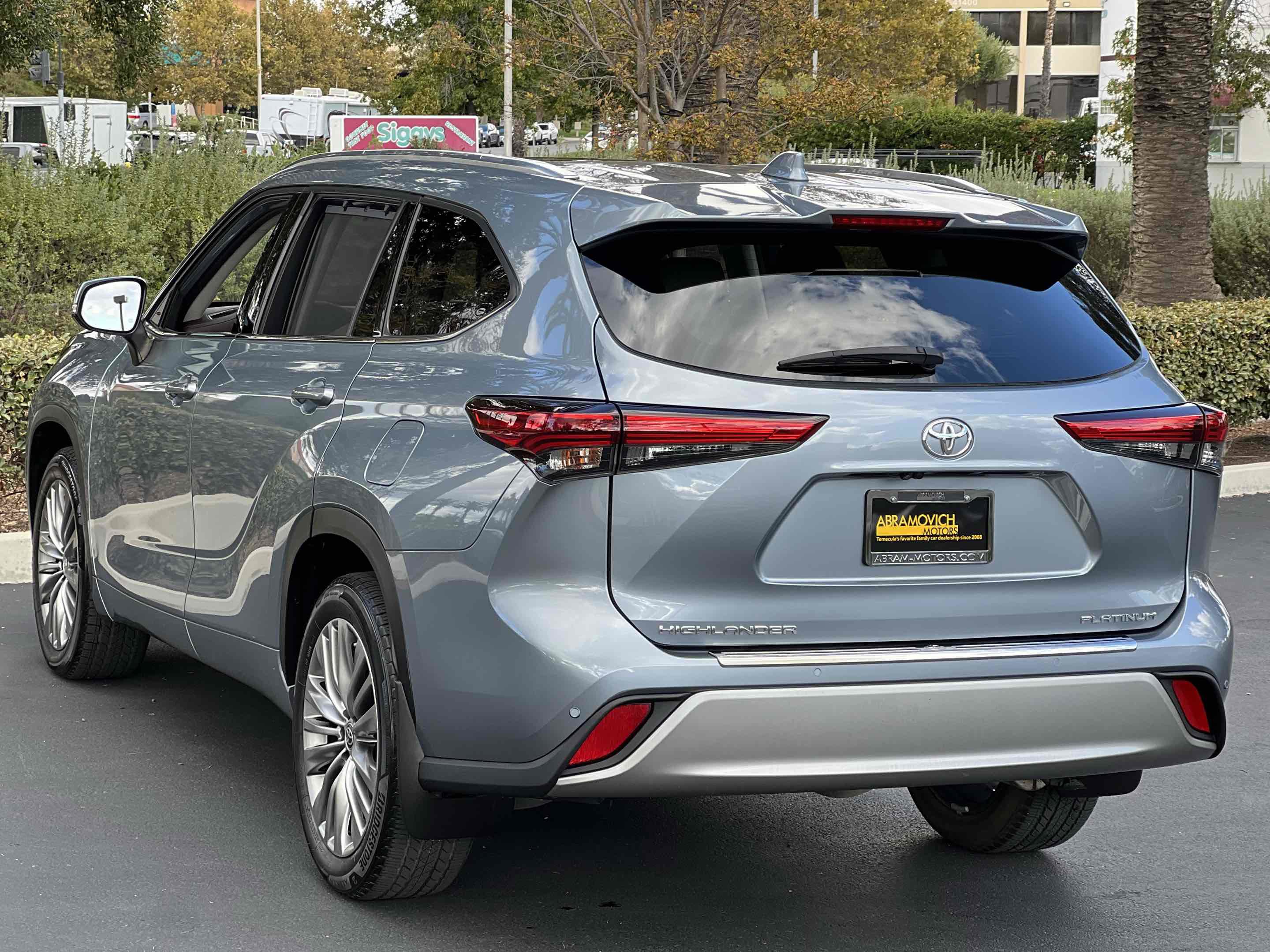 Used 2020 Toyota Highlander Platinum image 24