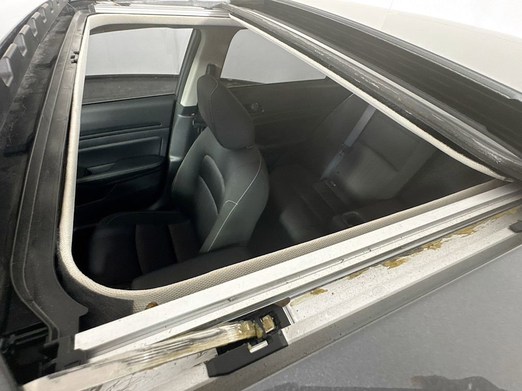 Used 2024 Nissan Altima 2.5 SV w/ SV Premium Package FWD image 25