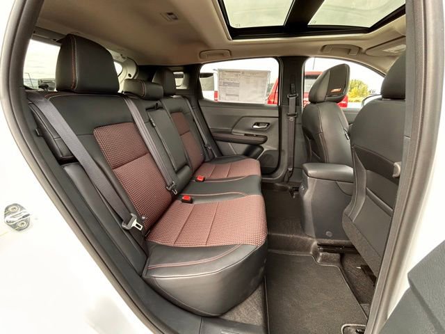 New 2025 Nissan Kicks SR w/ SR Premium Package image 34