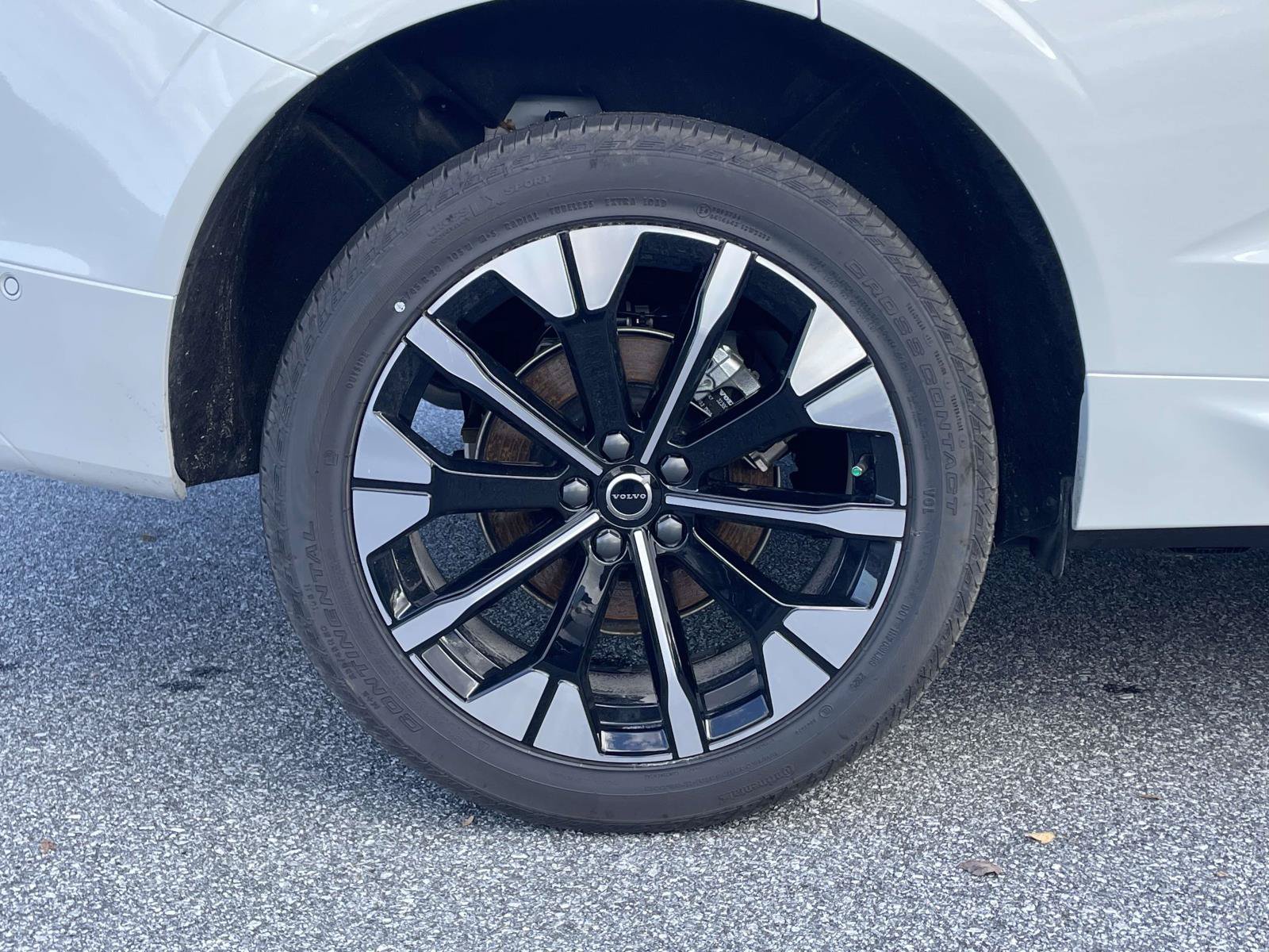 New 2026 Volvo XC60 B5 Plus w/ Climate Package AWD/4WD image 31
