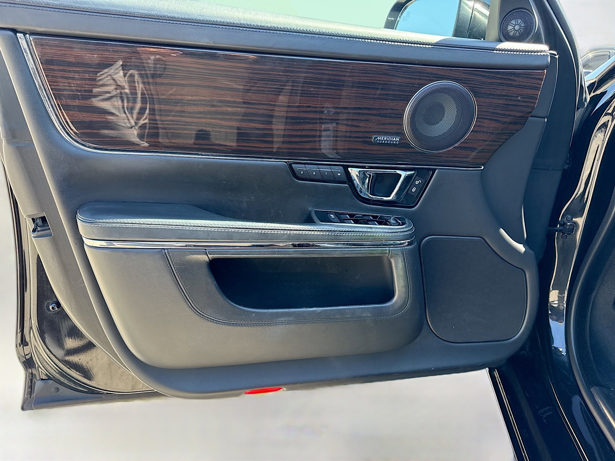 Used 2017 Jaguar XJ L Portfolio image 21