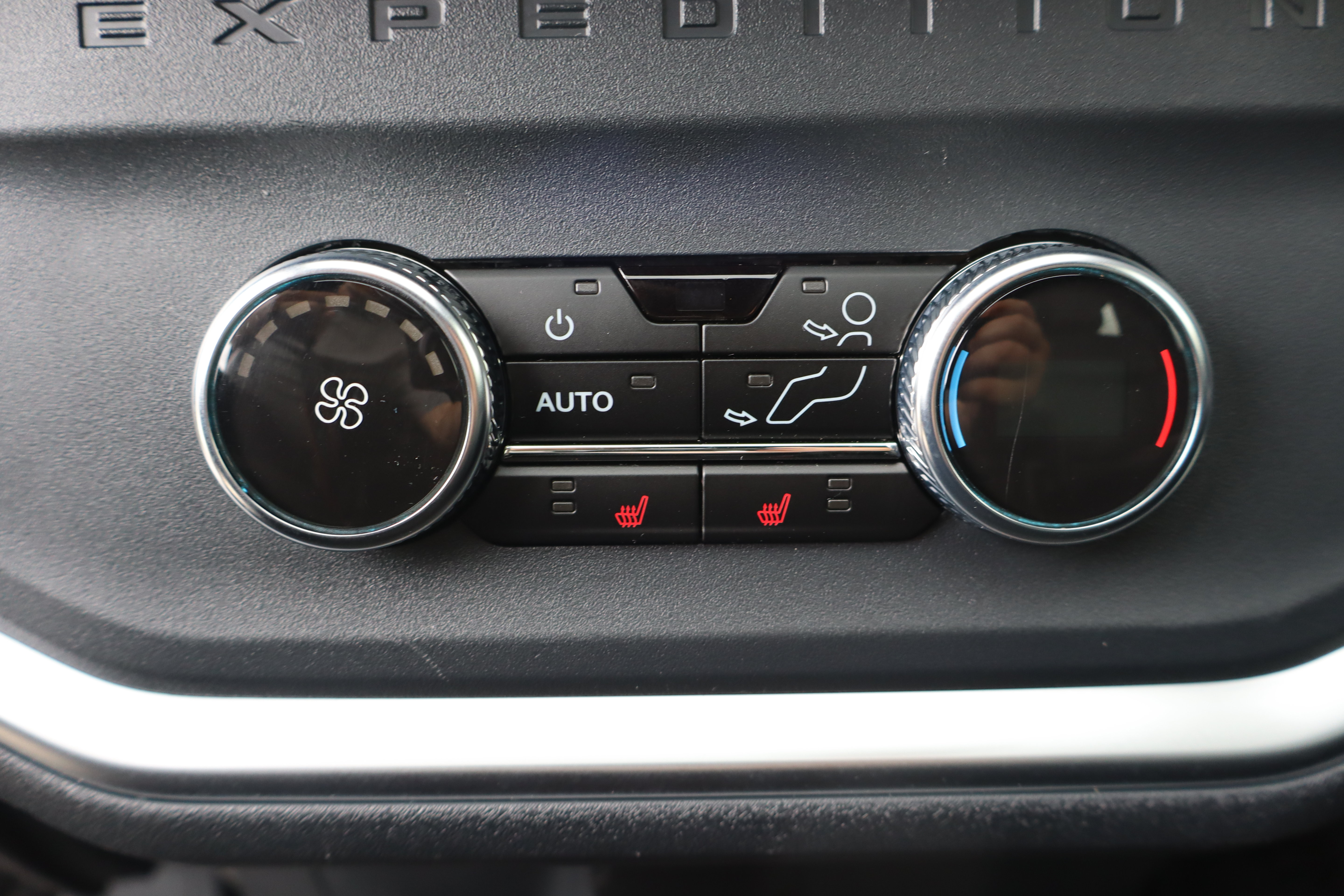 Used 2025 Ford Expedition Tremor AWD/4WD image 26