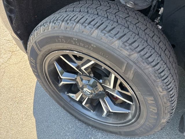 Used 2021 Chevrolet Tahoe LS w/ Driver Alert Package AWD/4WD image 12