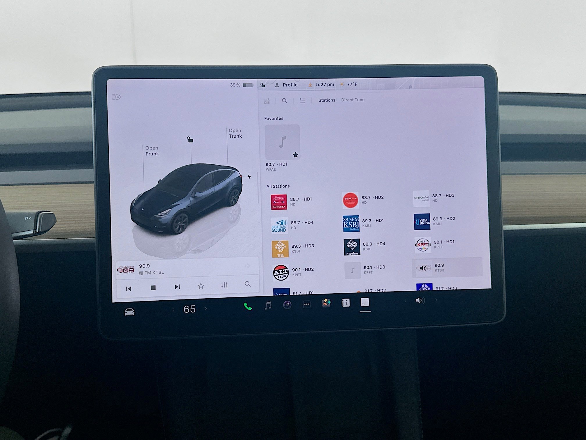 Used 2025 Tesla Model Y Long Range image 19