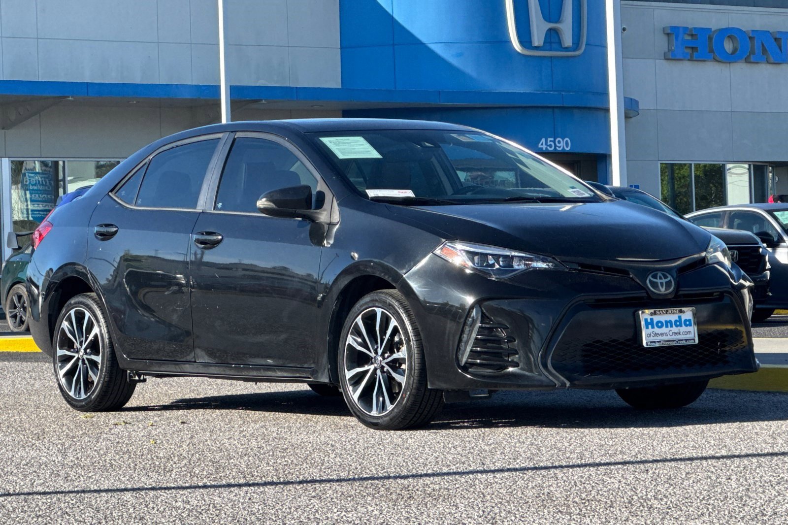 Used 2017 Toyota Corolla SE w/ SE Premium Package image 6