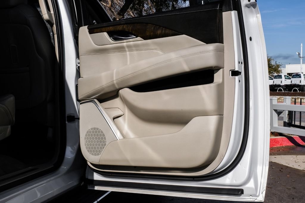 Used 2020 Cadillac Escalade ESV Premium Luxury image 50