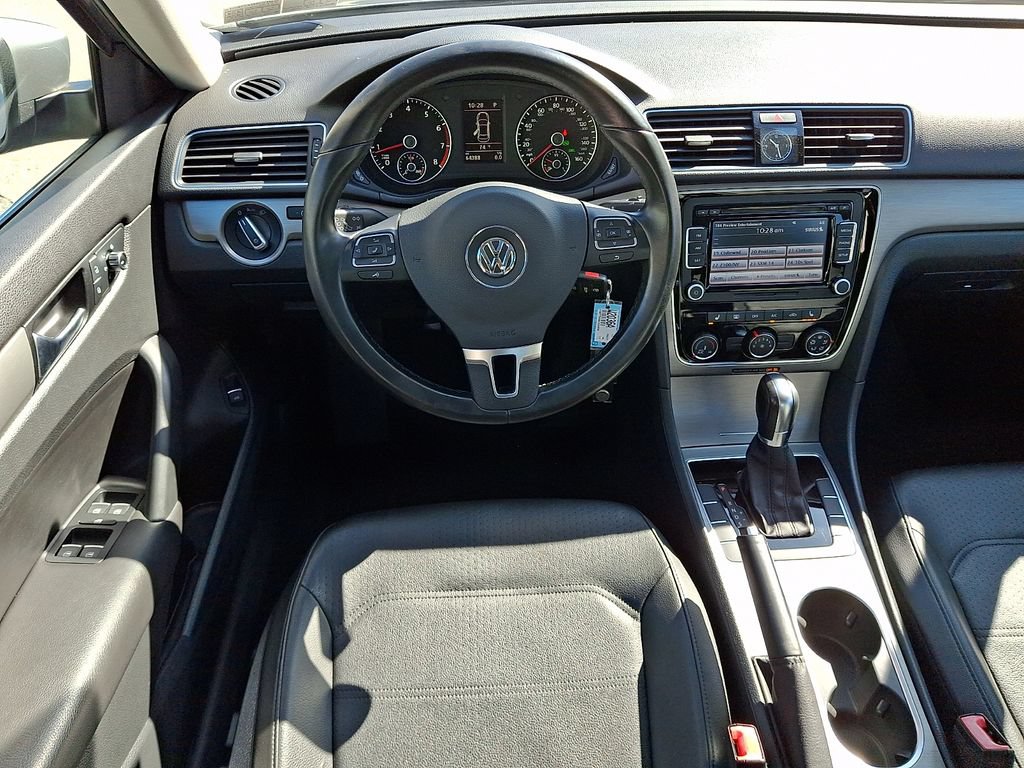 Used 2014 Volkswagen Passat 1.8T SE FWD image 11