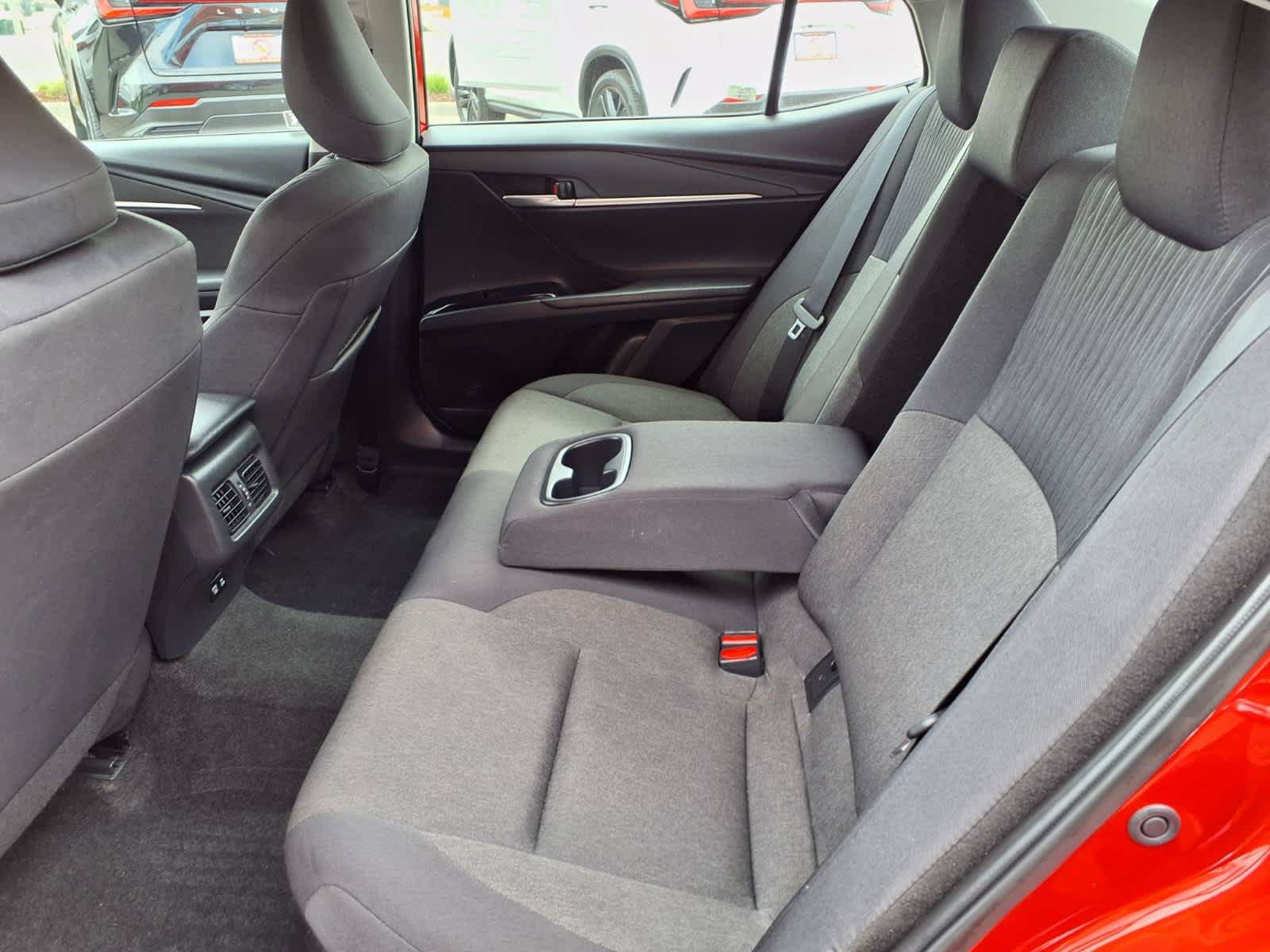 Used 2025 Toyota Camry LE FWD image 11