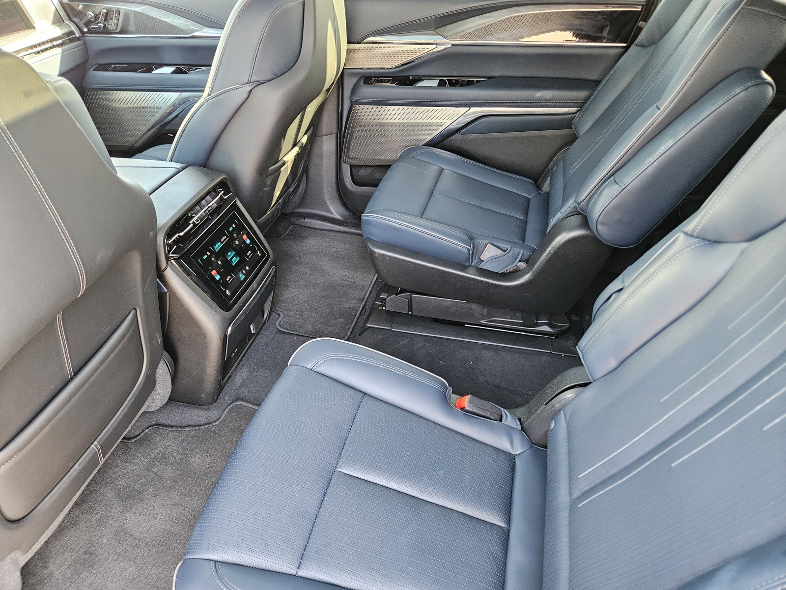 New 2025 Cadillac Escalade IQ Sport 2 AWD/4WD image 19