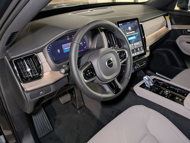 New 2026 Volvo XC90 B6 Plus w/ Protection Package AWD/4WD image 14