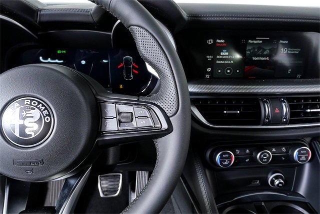 New 2025 Alfa Romeo Stelvio Sprint image 10