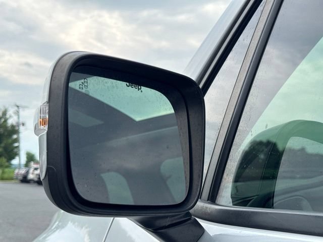 Used 2021 Jeep Renegade Latitude AWD/4WD image 14