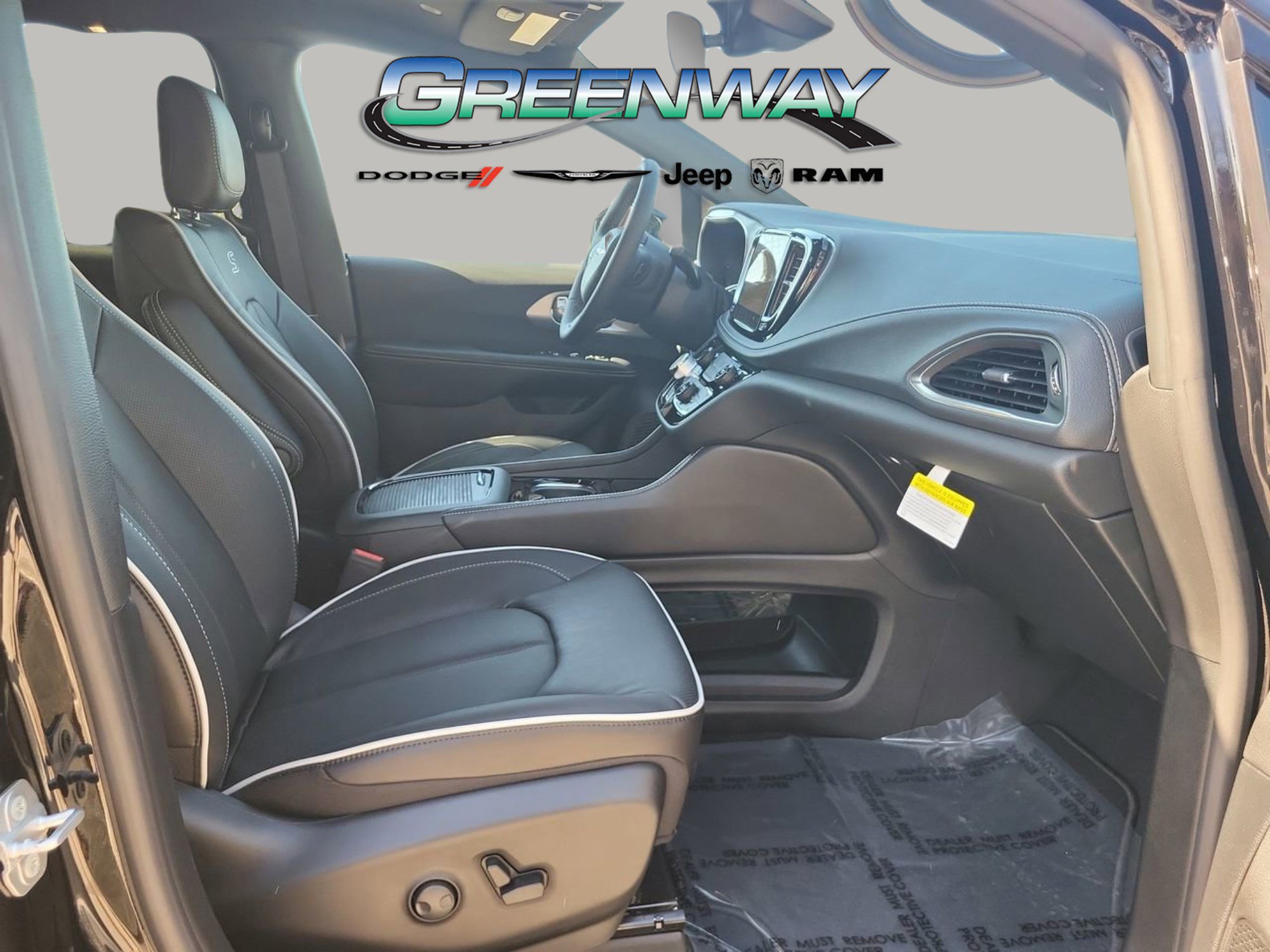 New 2026 Chrysler Pacifica Limited image 11