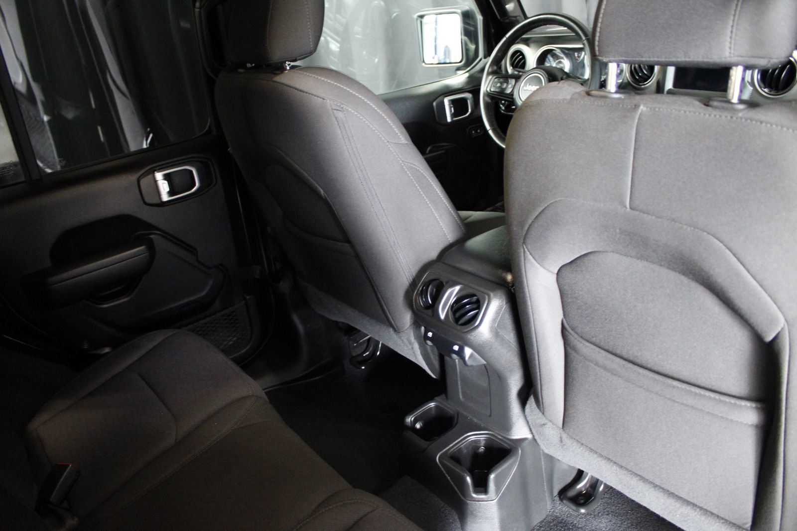 Used 2022 Jeep Wrangler Unlimited Sport image 39