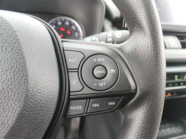 Used 2022 Toyota RAV4 XLE image 25