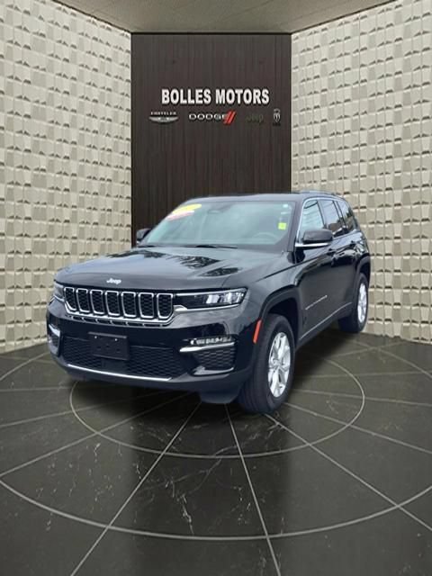 Certified 2023 Jeep Grand Cherokee Limited AWD/4WD image 17