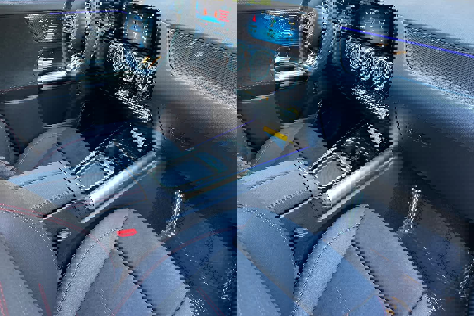 New 2026 Mercedes-Benz GLA 35 AMG 4MATIC image 15