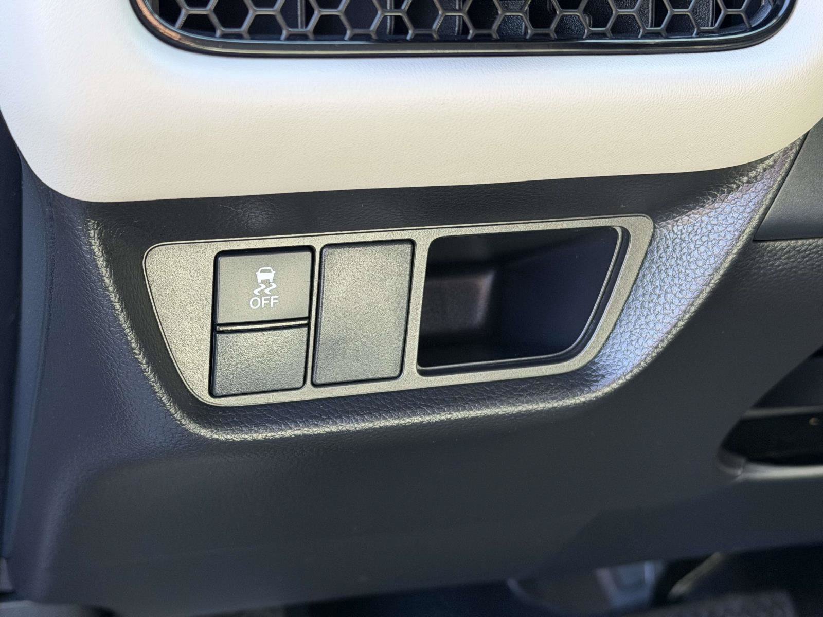 Certified 2024 Honda HR-V LX image 19