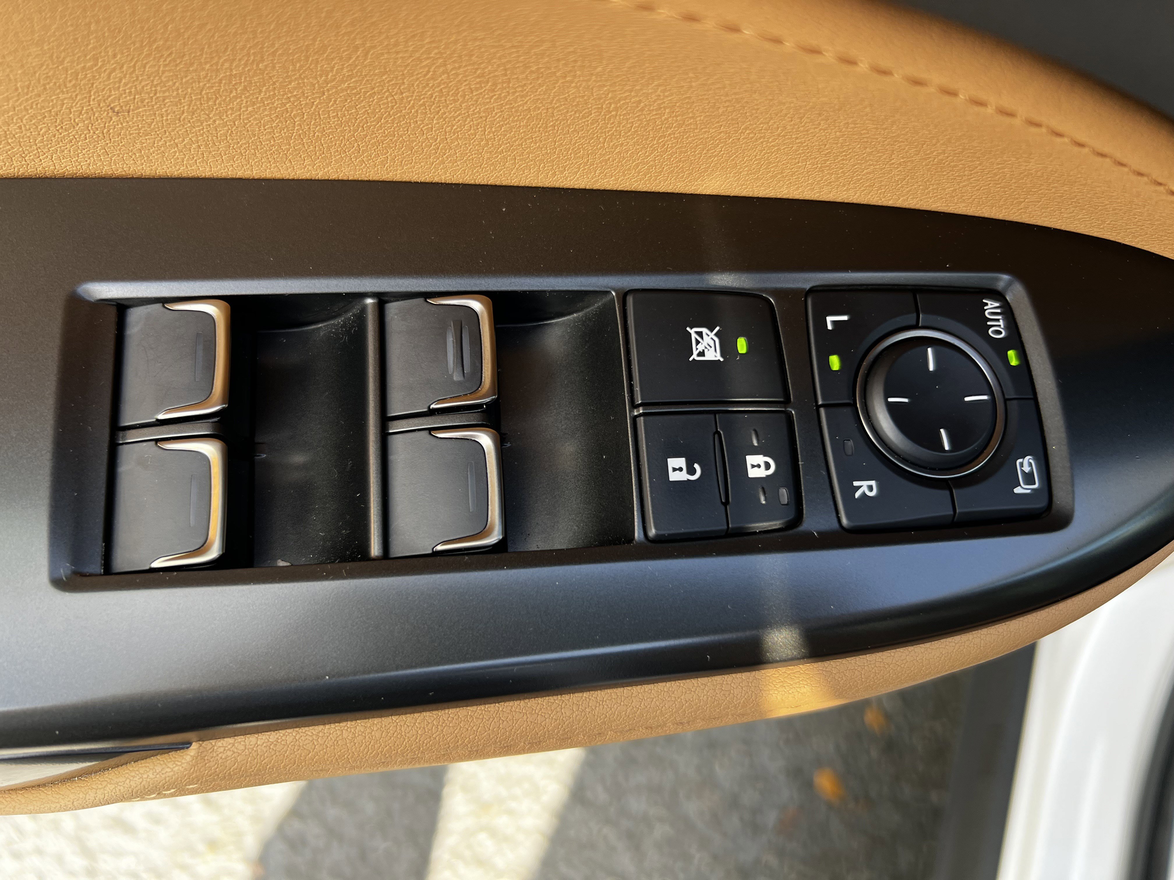 Used 2025 Lexus NX 250 FWD w/ Towing Package (2000 Lbs) image 14