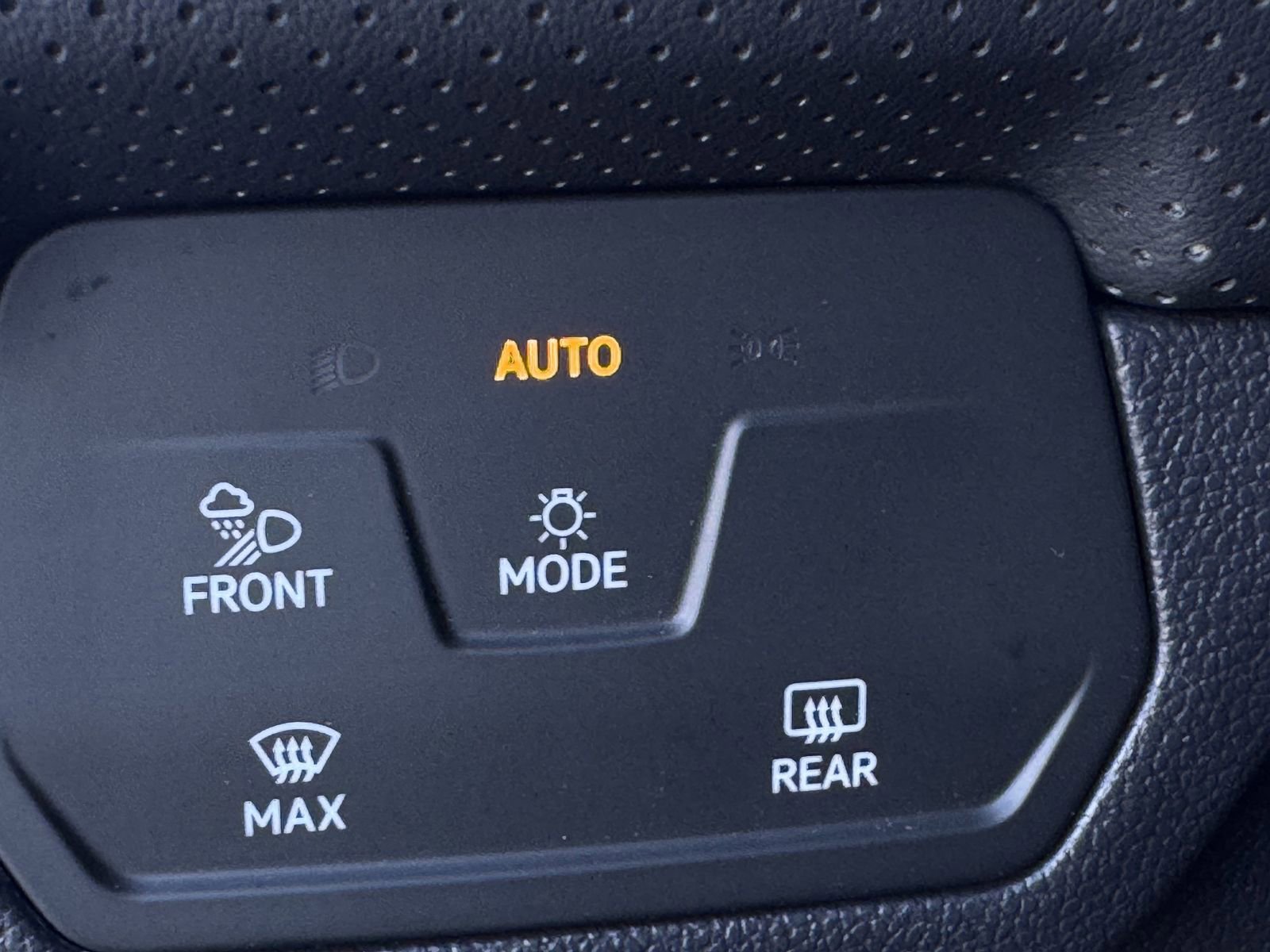 New 2026 Volkswagen Atlas SE image 19