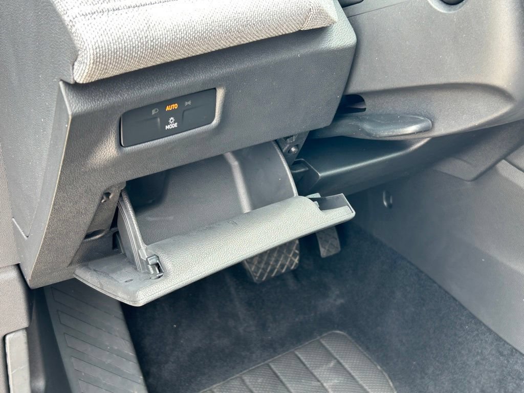 Certified 2025 Volkswagen Tiguan S FWD image 20