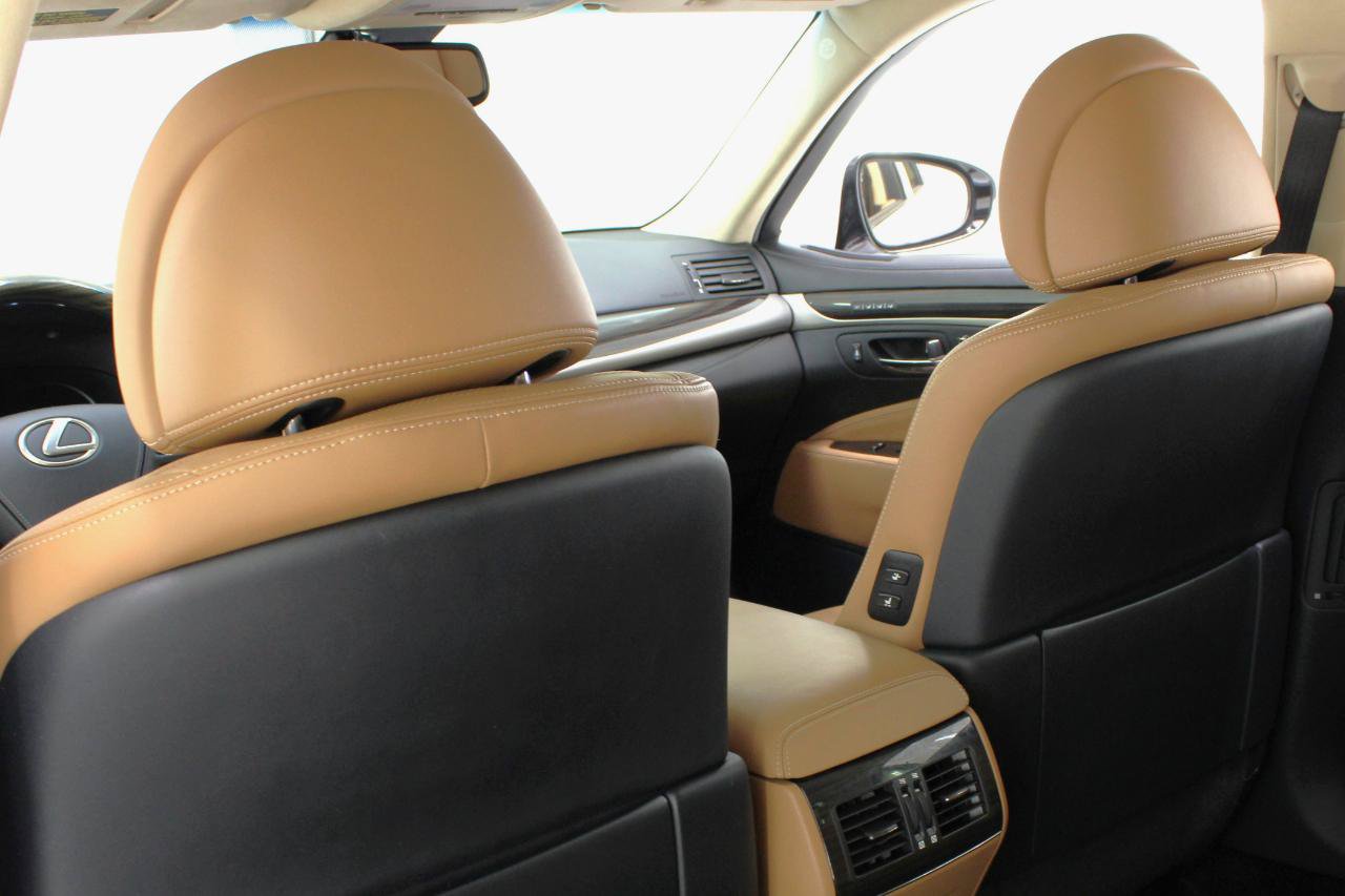 Used 2017 Lexus LS 460 w/ Comfort Package RWD image 38