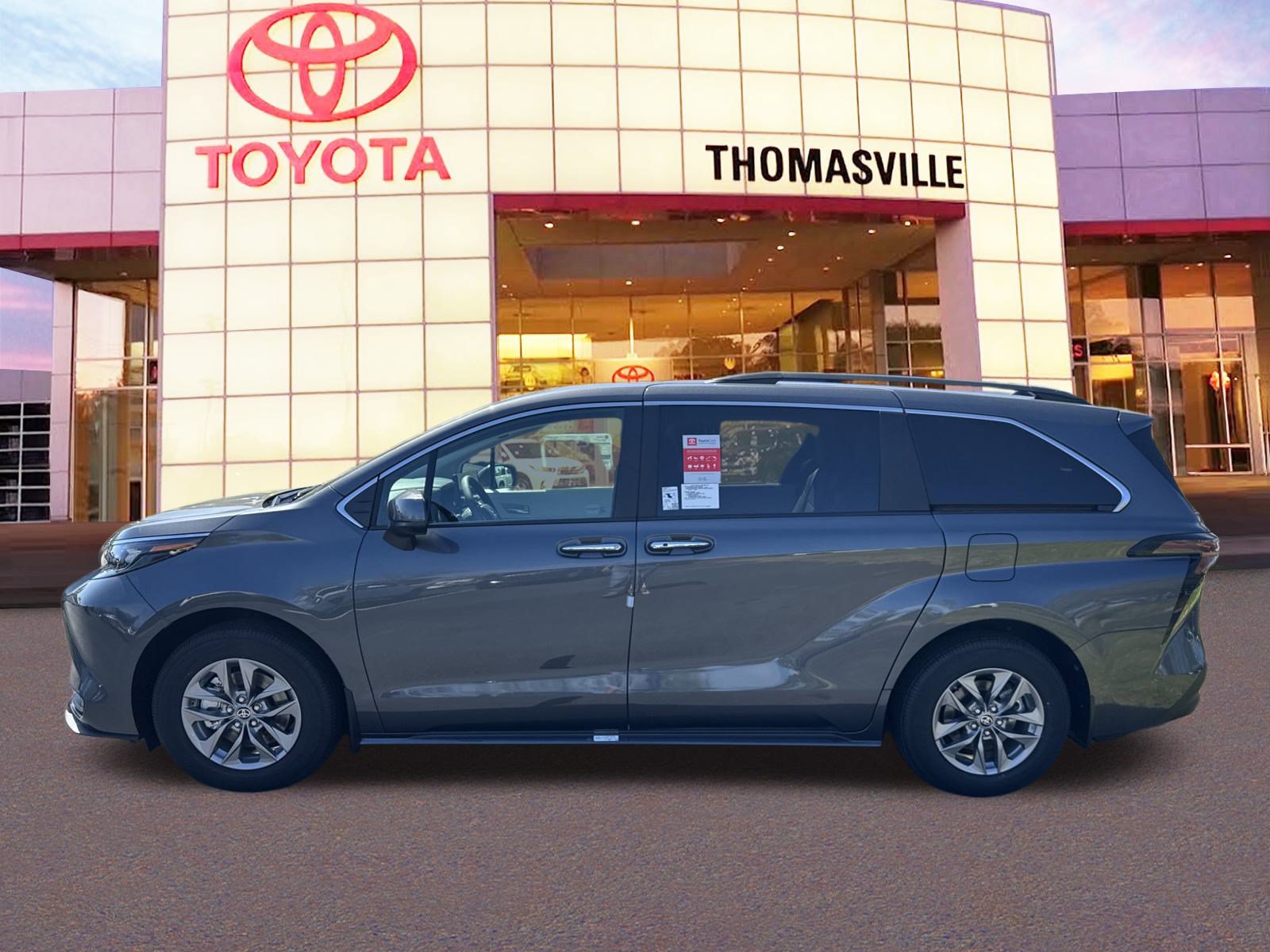 New 2025 Toyota Sienna XLE FWD image 8