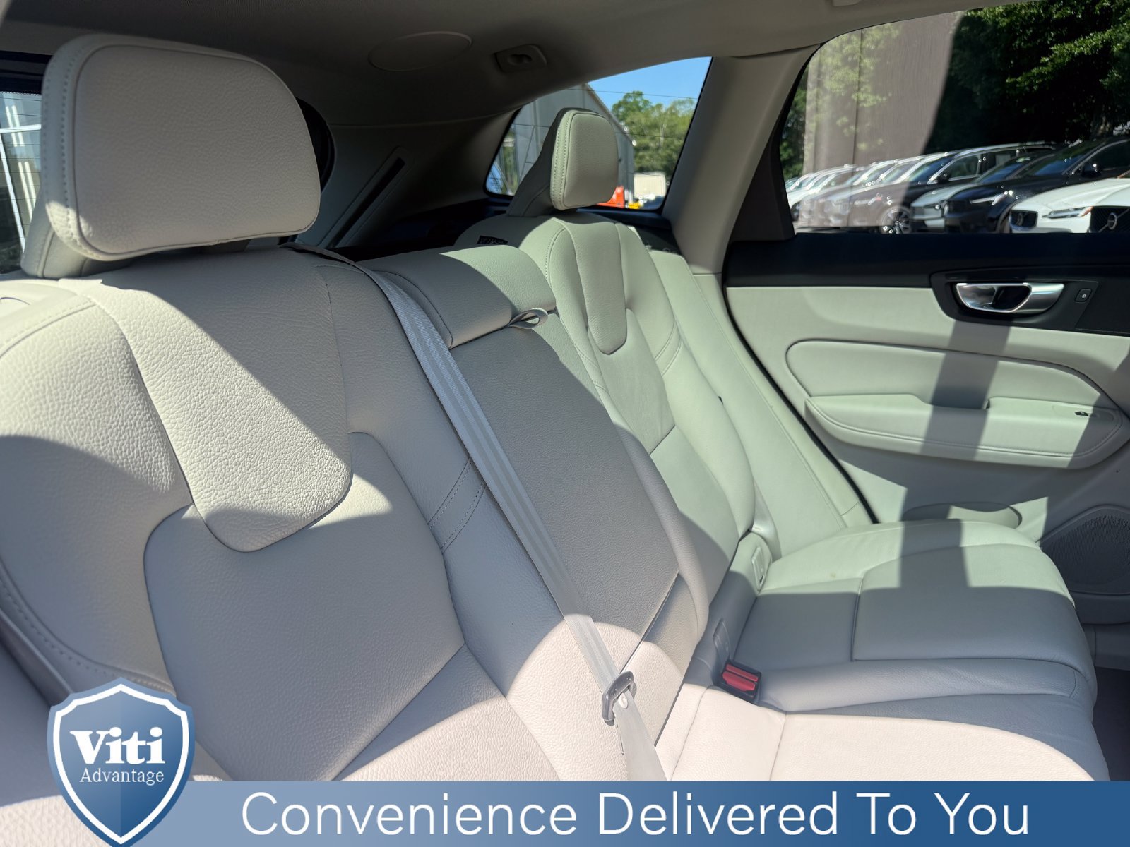 Certified 2023 Volvo XC60 B5 Plus AWD/4WD image 28