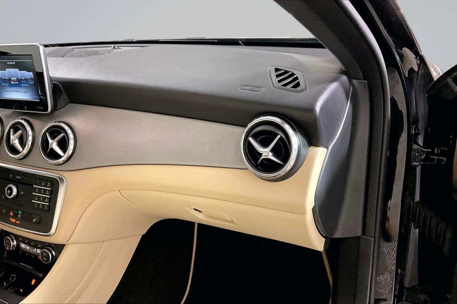 Used 2017 Mercedes-Benz GLA 250 image 17