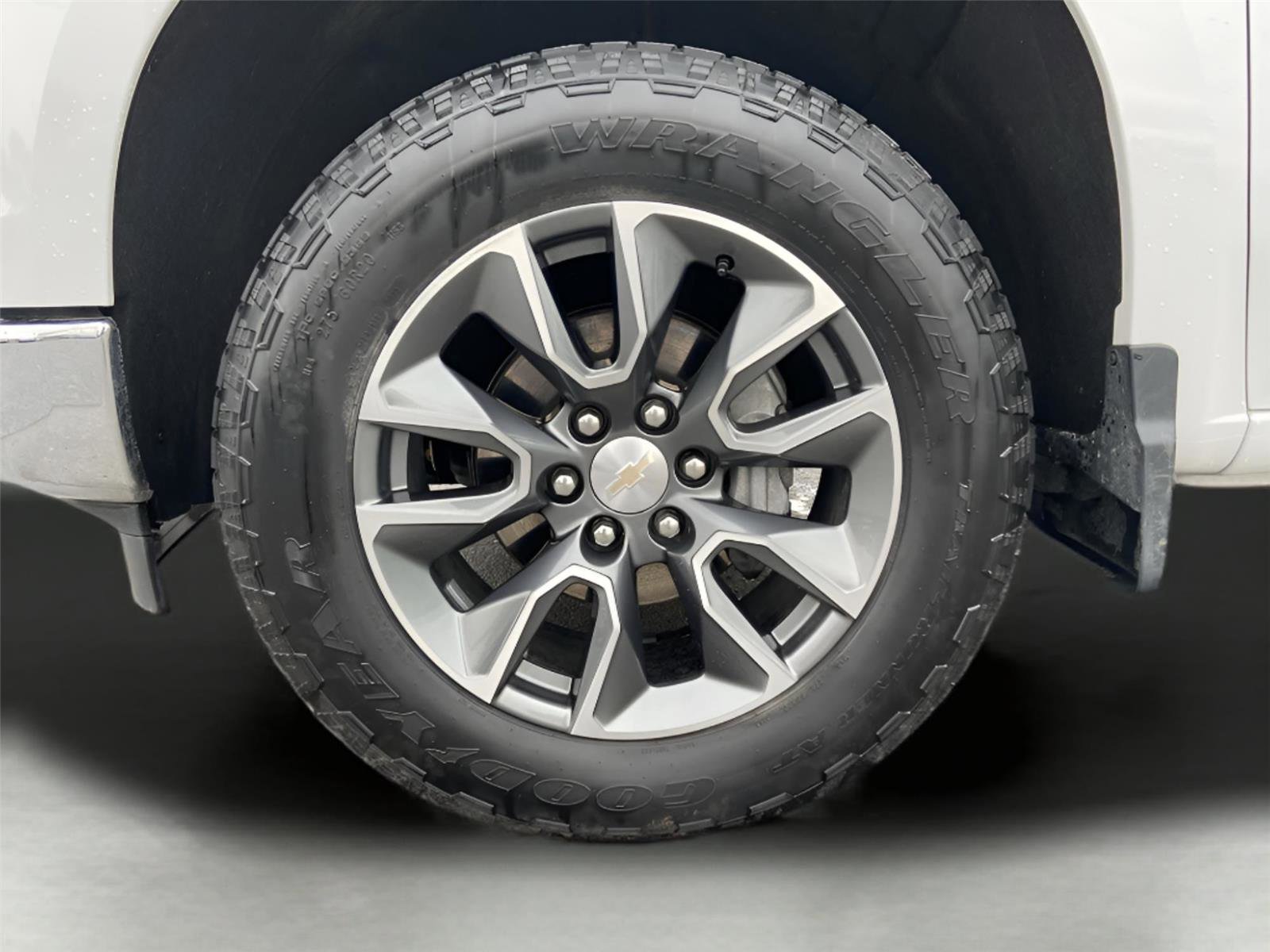 Used 2024 Chevrolet Silverado 1500 LT image 16