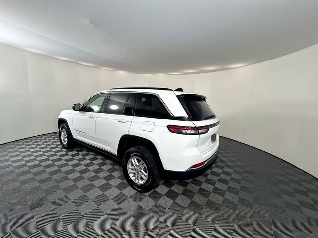 New 2025 Jeep Grand Cherokee Laredo image 6