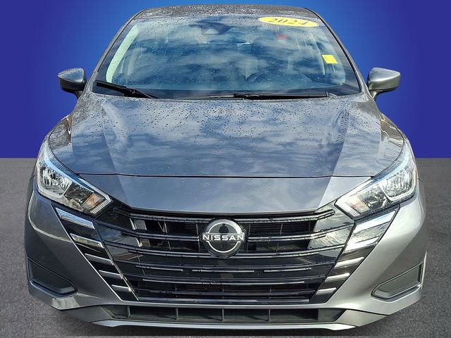 Used 2023 Nissan Versa SV image 2