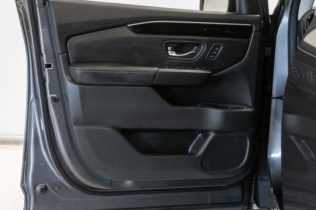 Used 2024 Honda Pilot Touring image 6