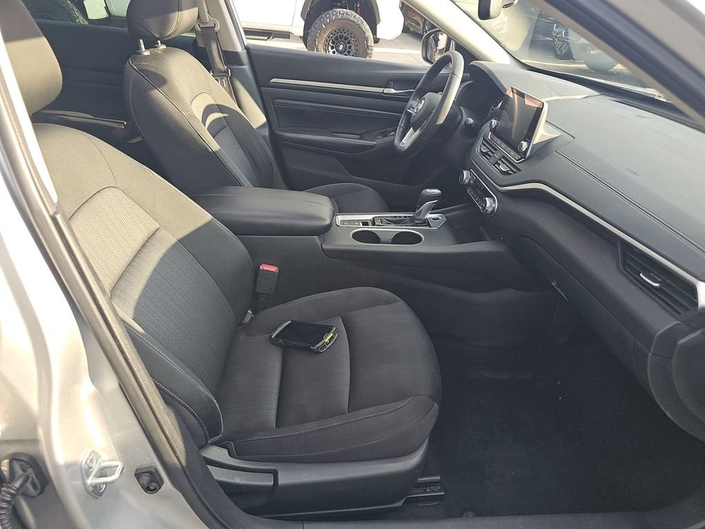 Used 2019 Nissan Altima 2.5 SV FWD image 5