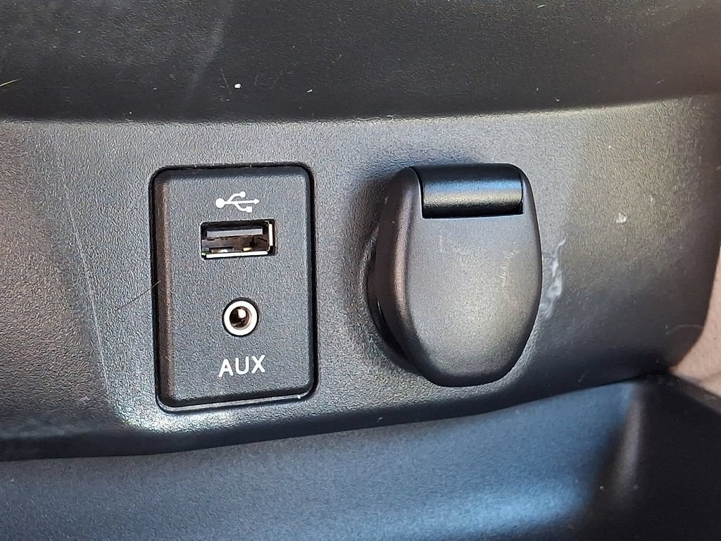 Used 2015 Nissan Rogue S AWD/4WD image 25