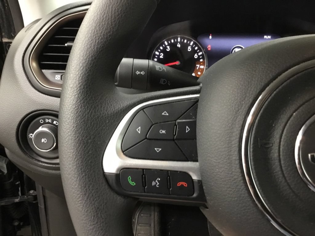 Used 2023 Jeep Renegade Latitude AWD/4WD image 12