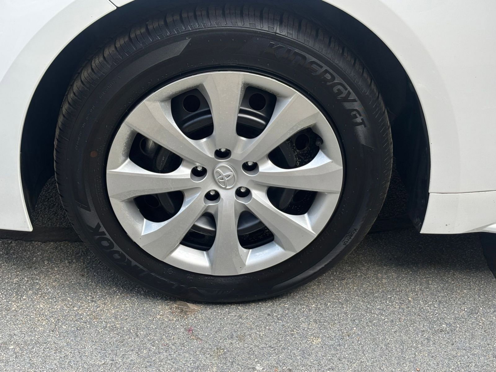 Used 2025 Toyota Corolla LE image 31