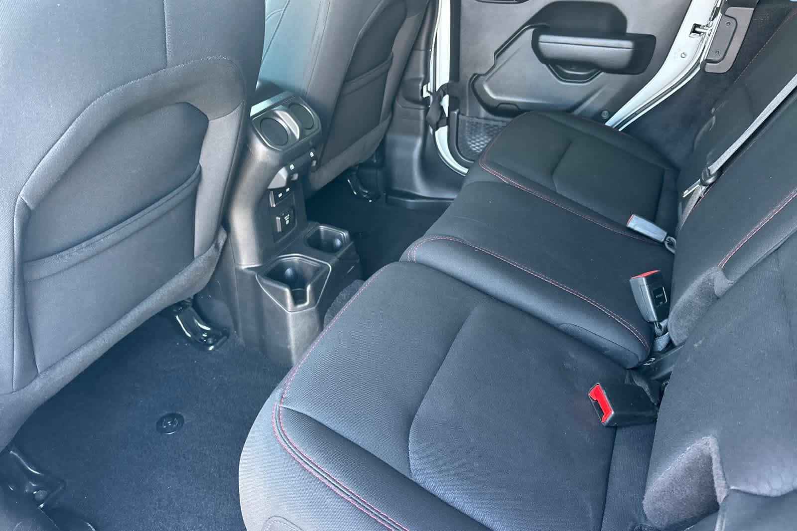 Used 2023 Jeep Wrangler Unlimited Rubicon image 4