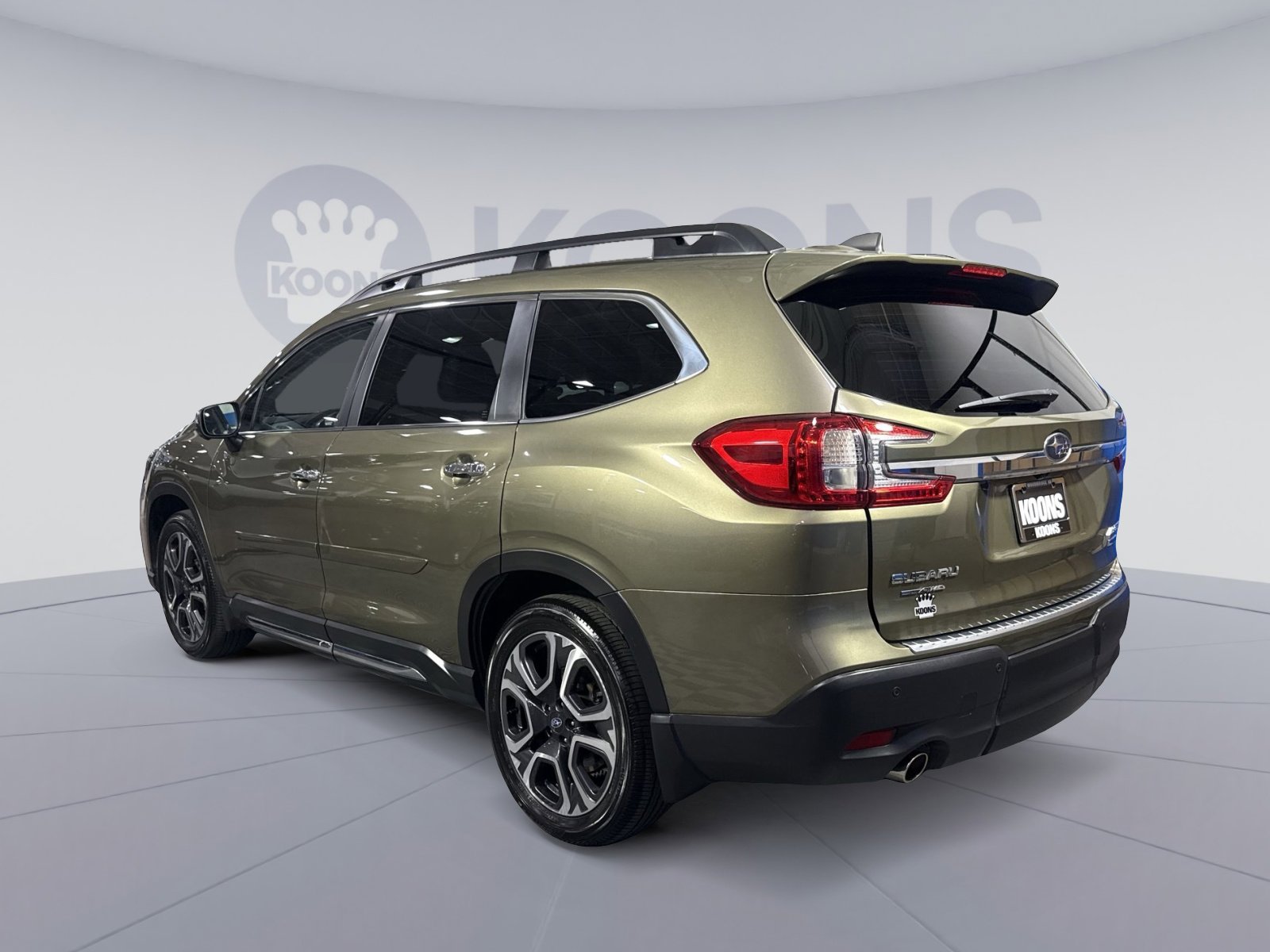 Used 2023 Subaru Ascent Touring AWD/4WD image 4