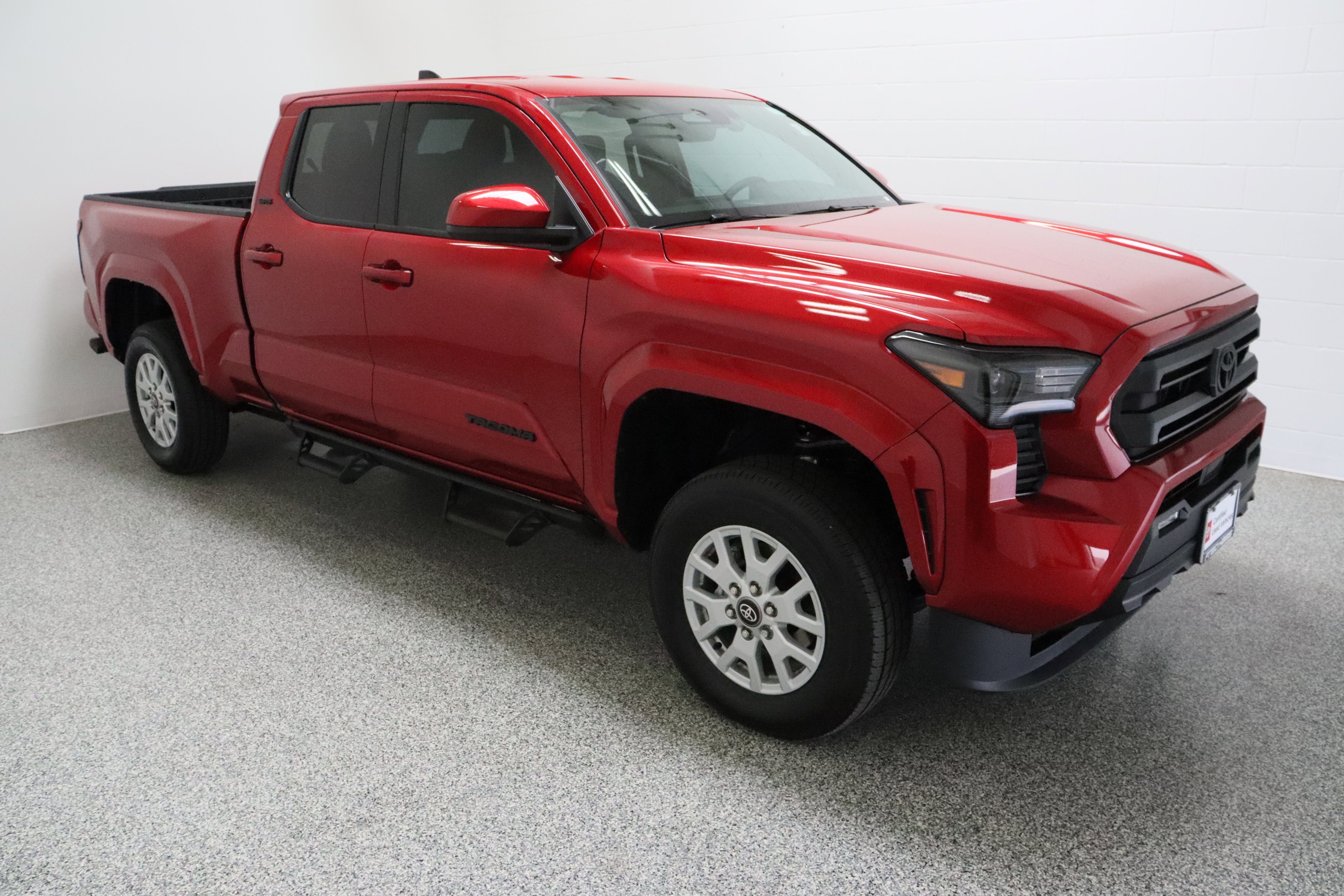 Certified 2026 Toyota Tacoma SR5 AWD/4WD image 4